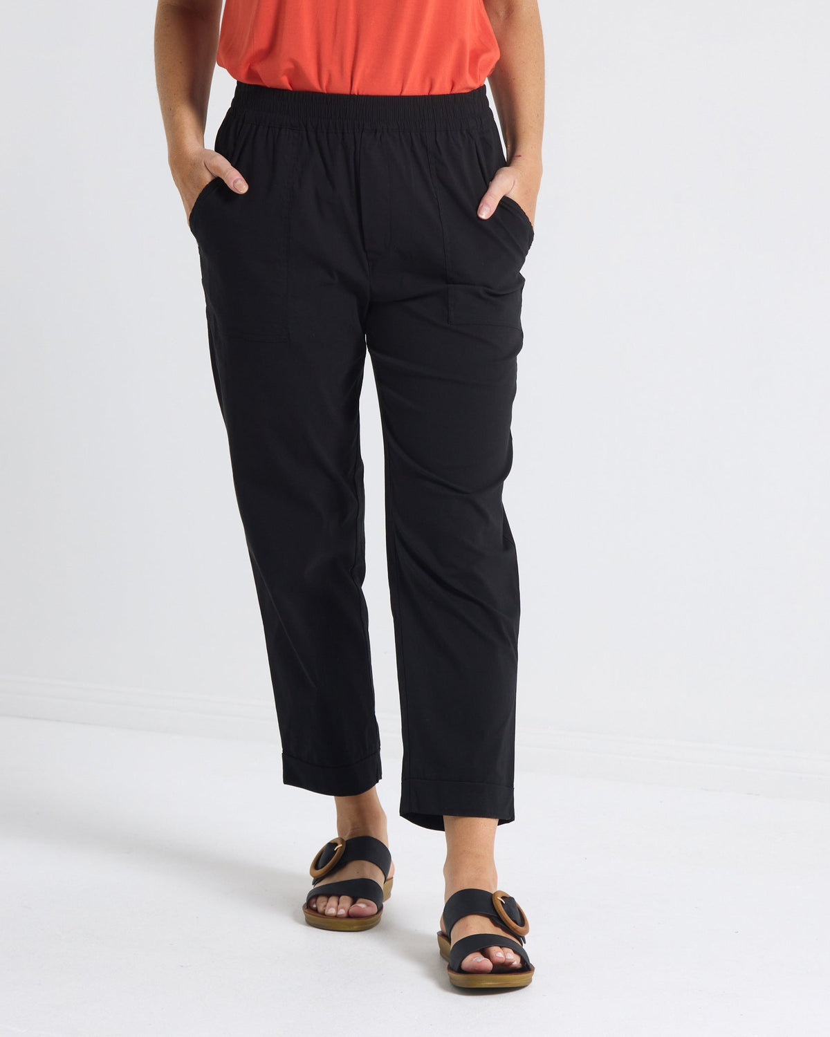 Travel Ease Cuffed Capri Pants - Black