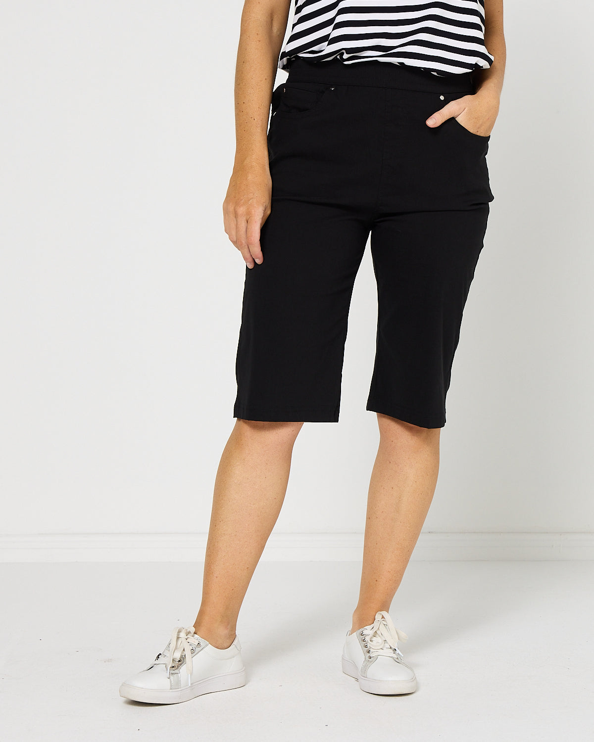 Travel Ease Shorts - Black