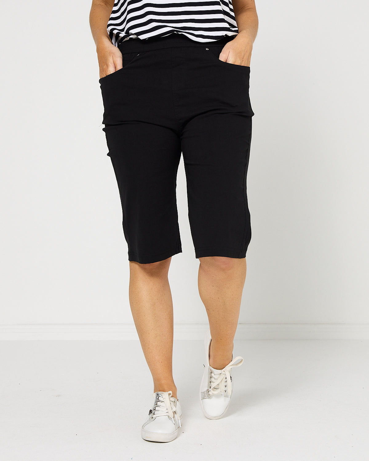 Travel Ease Shorts - Black