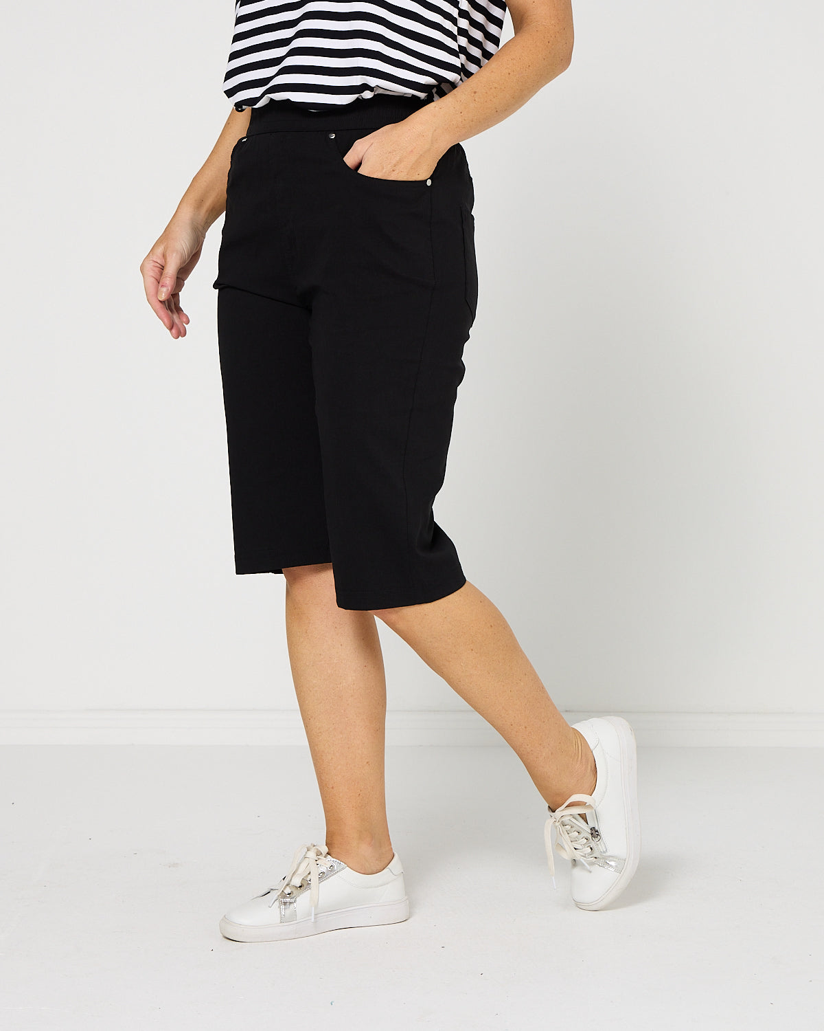Travel Ease Shorts - Black