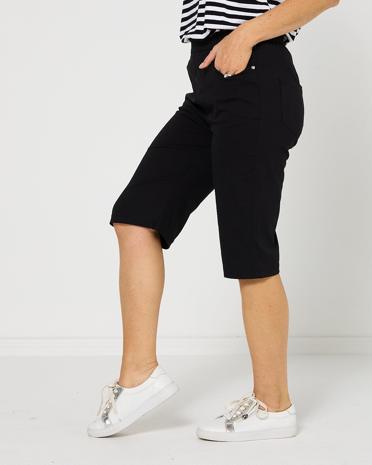 Travel Ease Shorts - Black