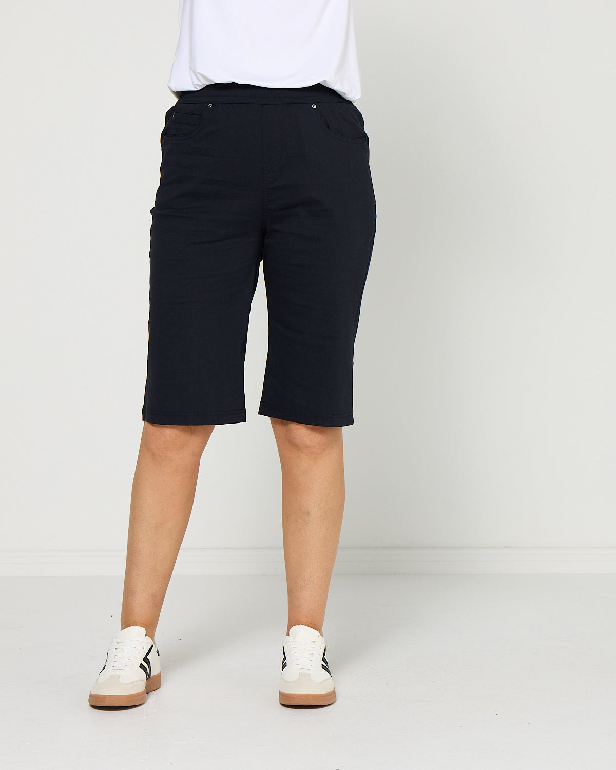 Travel Ease Shorts - Navy