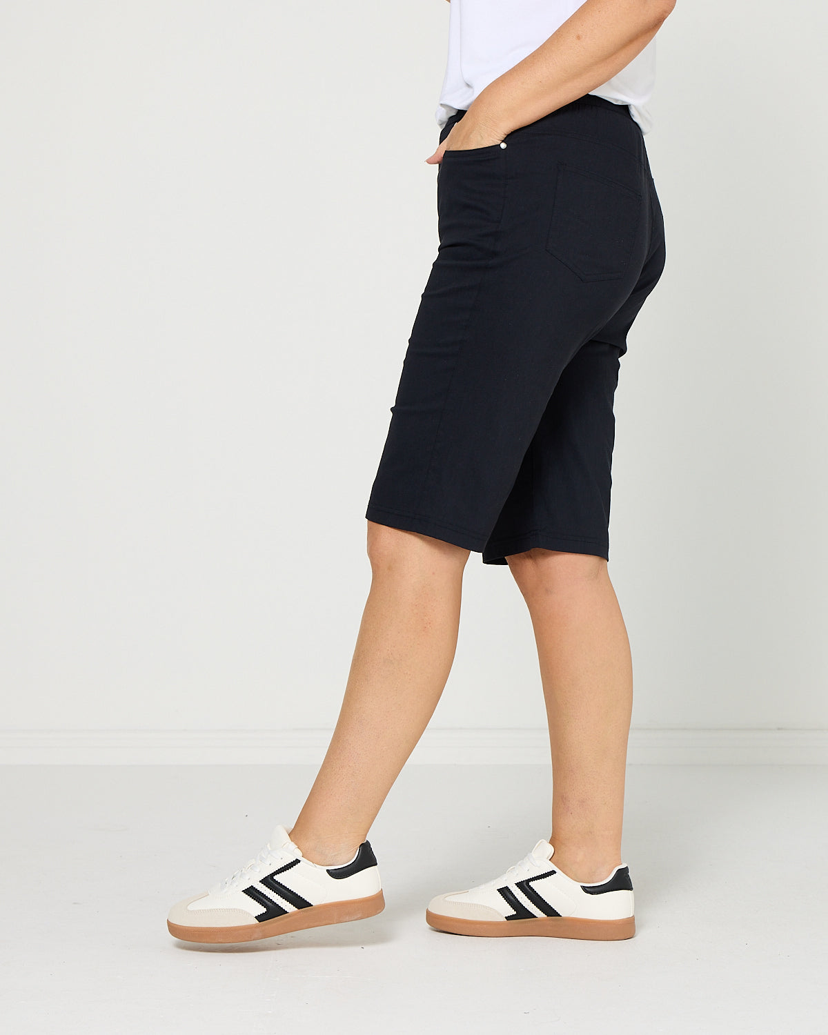 Travel Ease Shorts - Navy