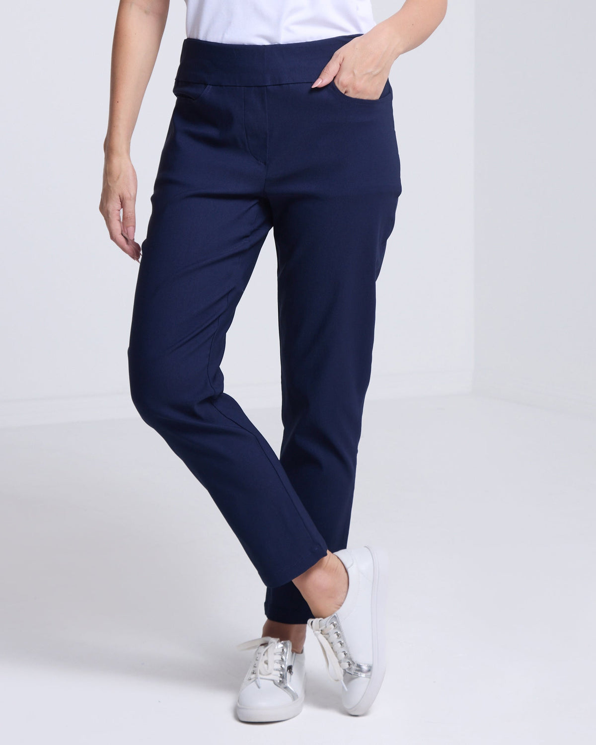 Dana Bengaline Capri Pants - Navy
