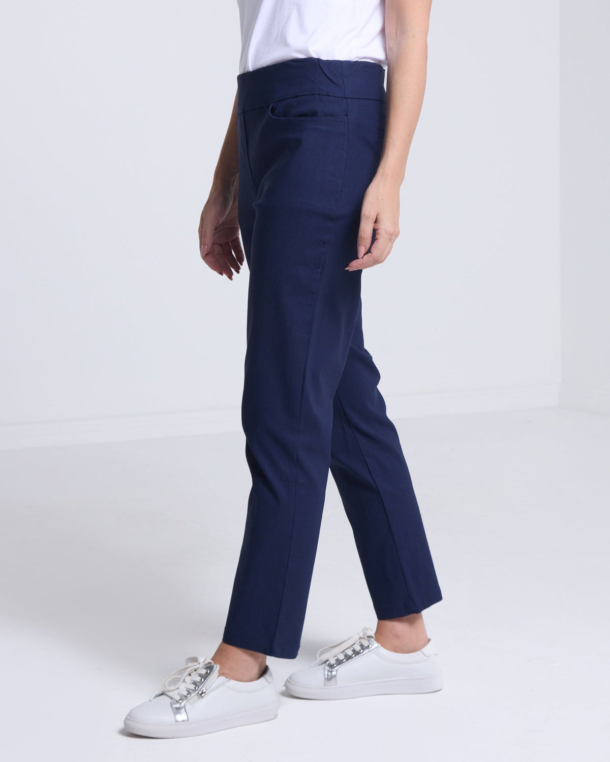 Dana Bengaline Capri Pants - Navy