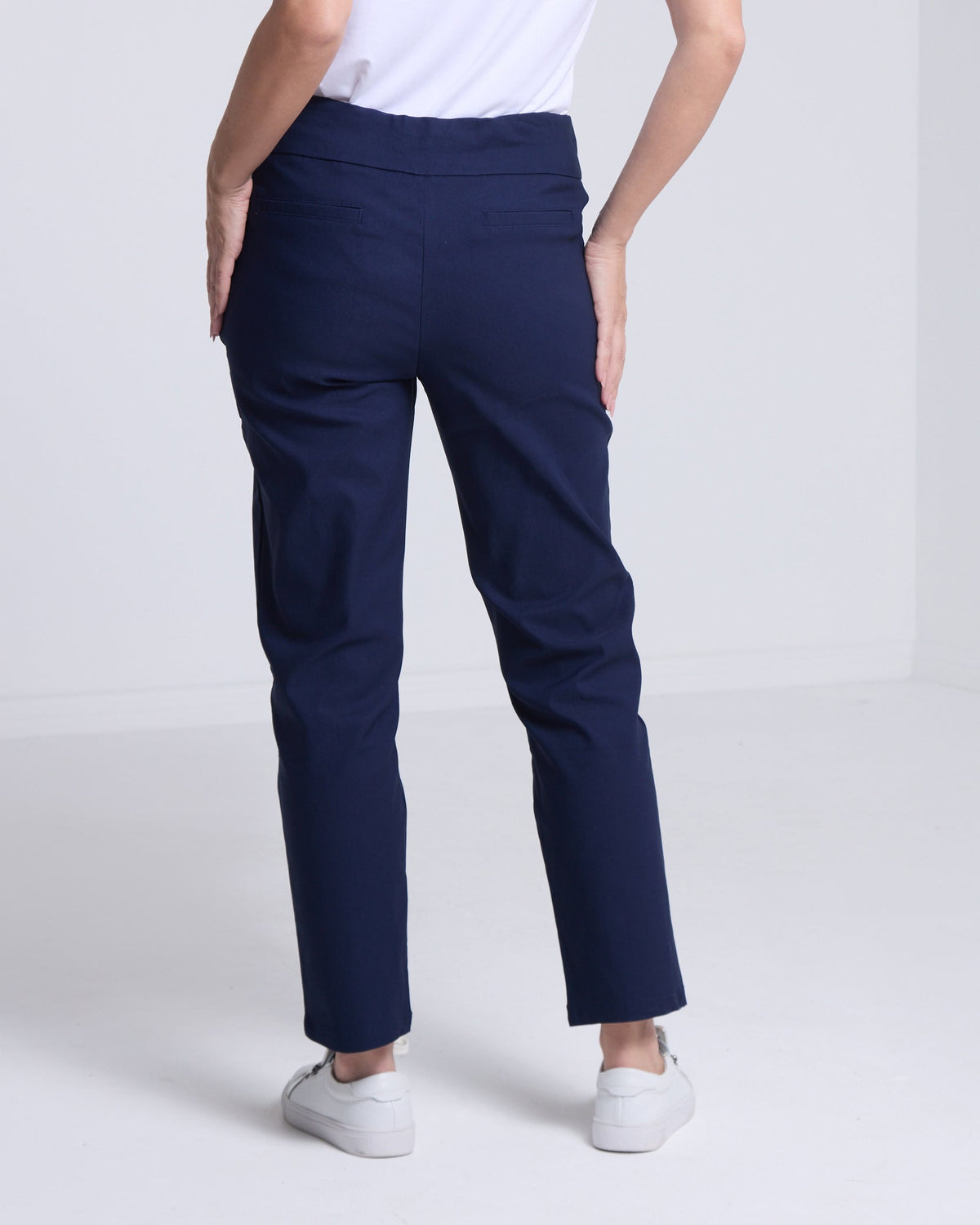 Dana Bengaline Capri Pants - Navy