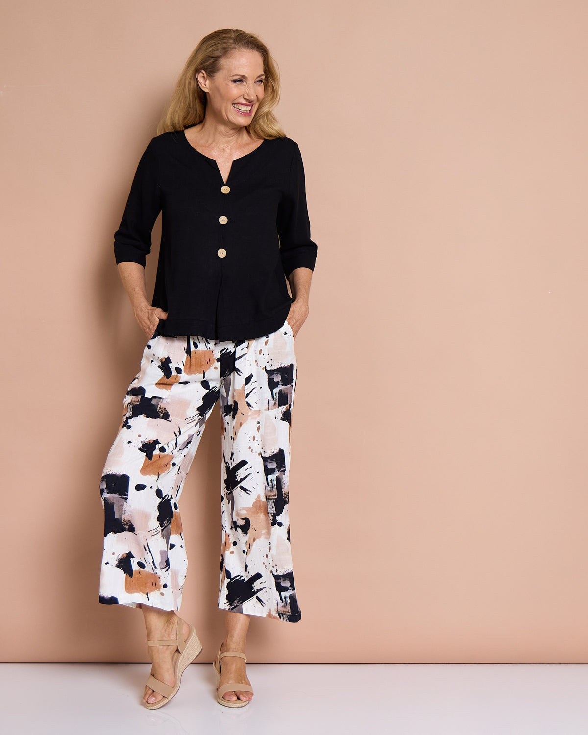 Mahri Linen Top - Black