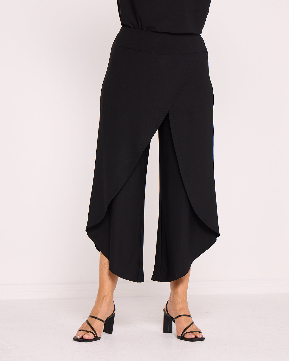 Petal Pant - Black