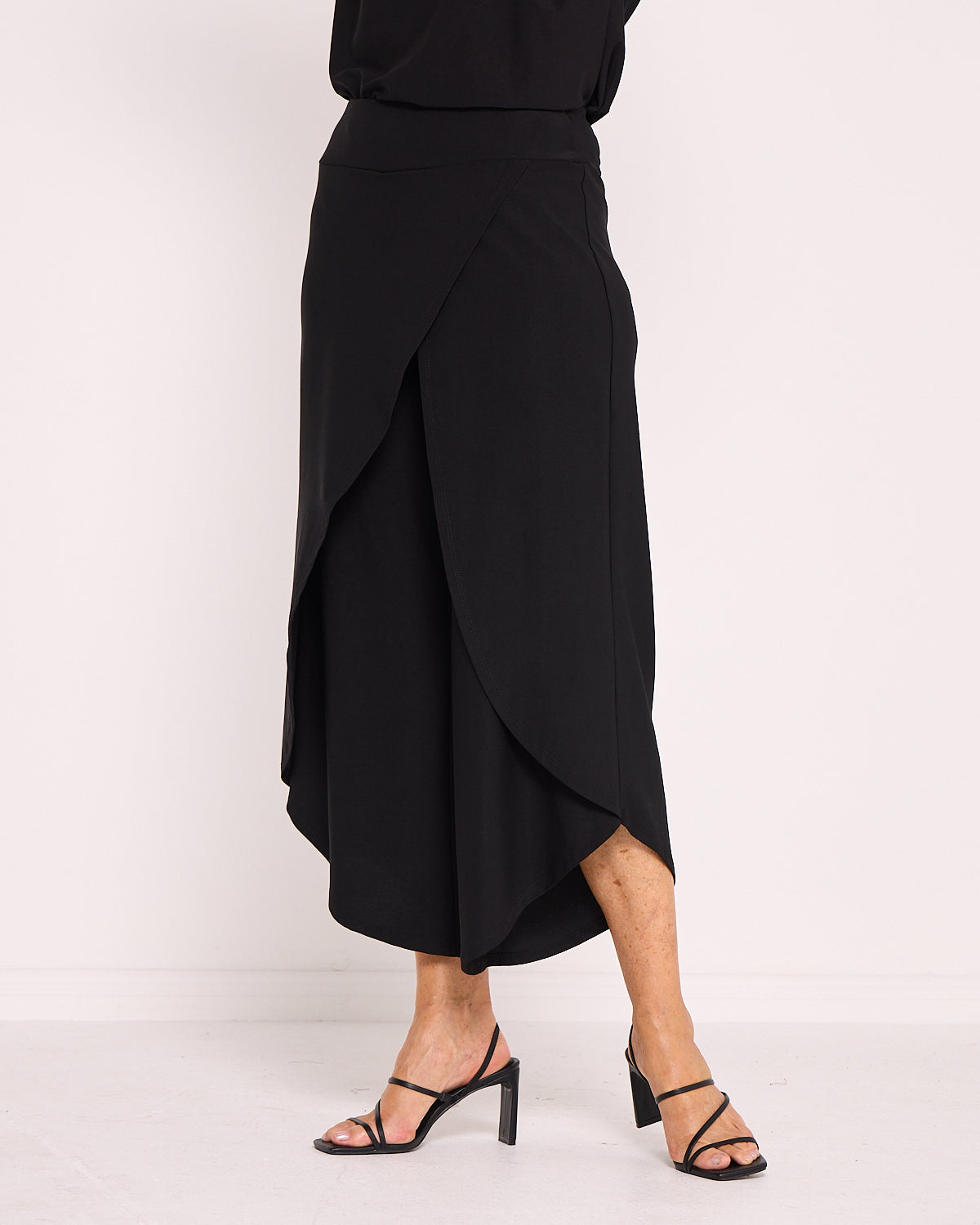 Petal Pant - Black