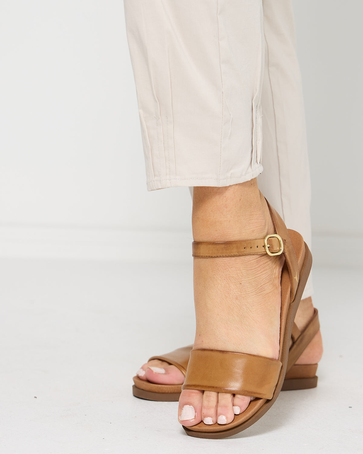 Travel Ease Tuck Pants - Stone