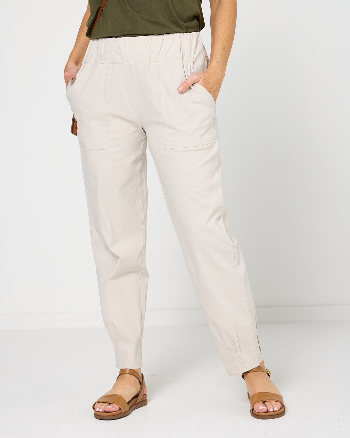 Travel Ease Tuck Pants - Stone