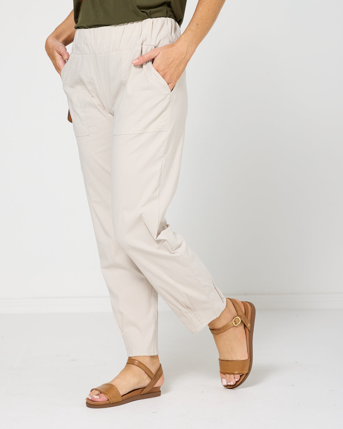 Travel Ease Tuck Pants - Stone