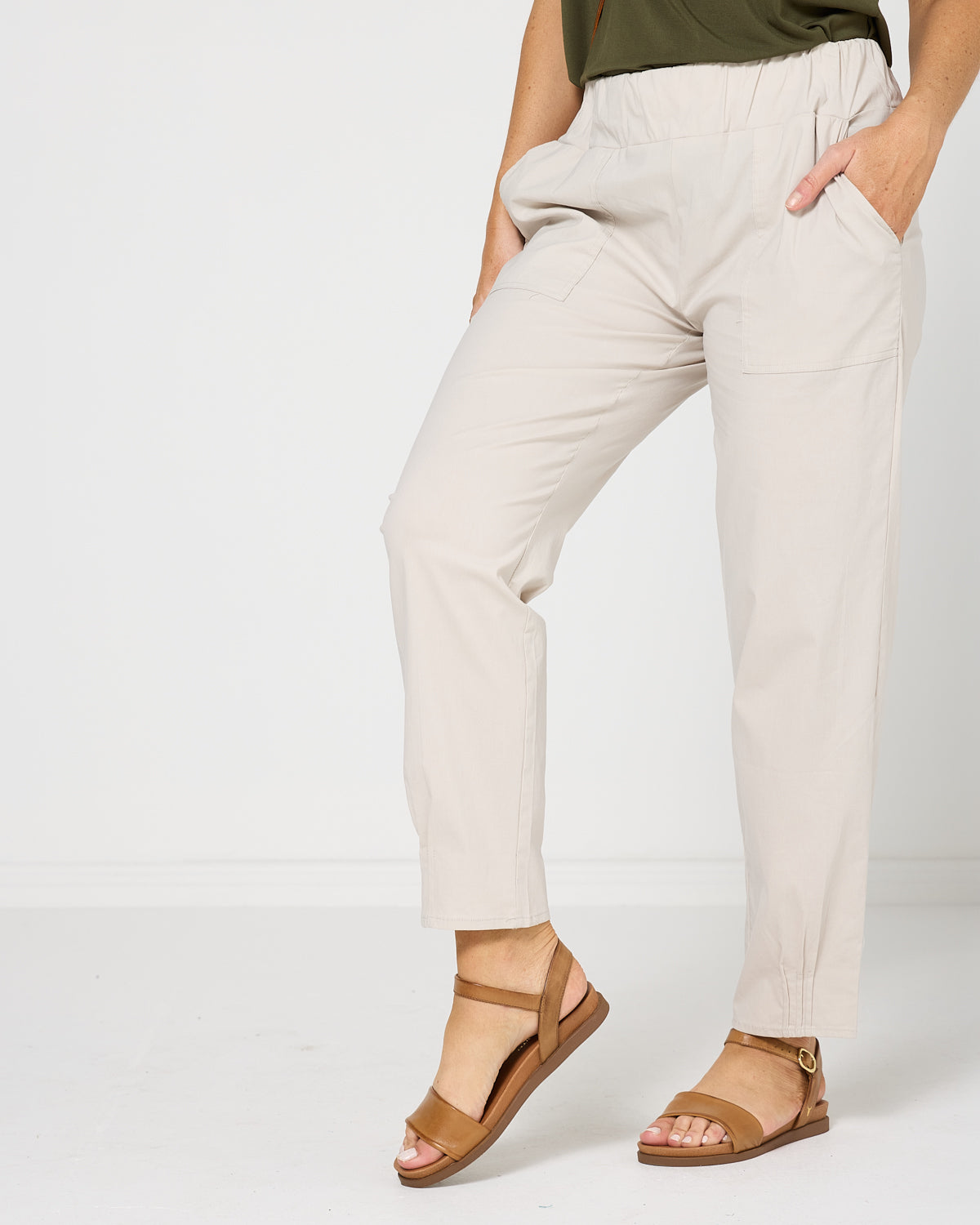 Travel Ease Tuck Pants - Stone