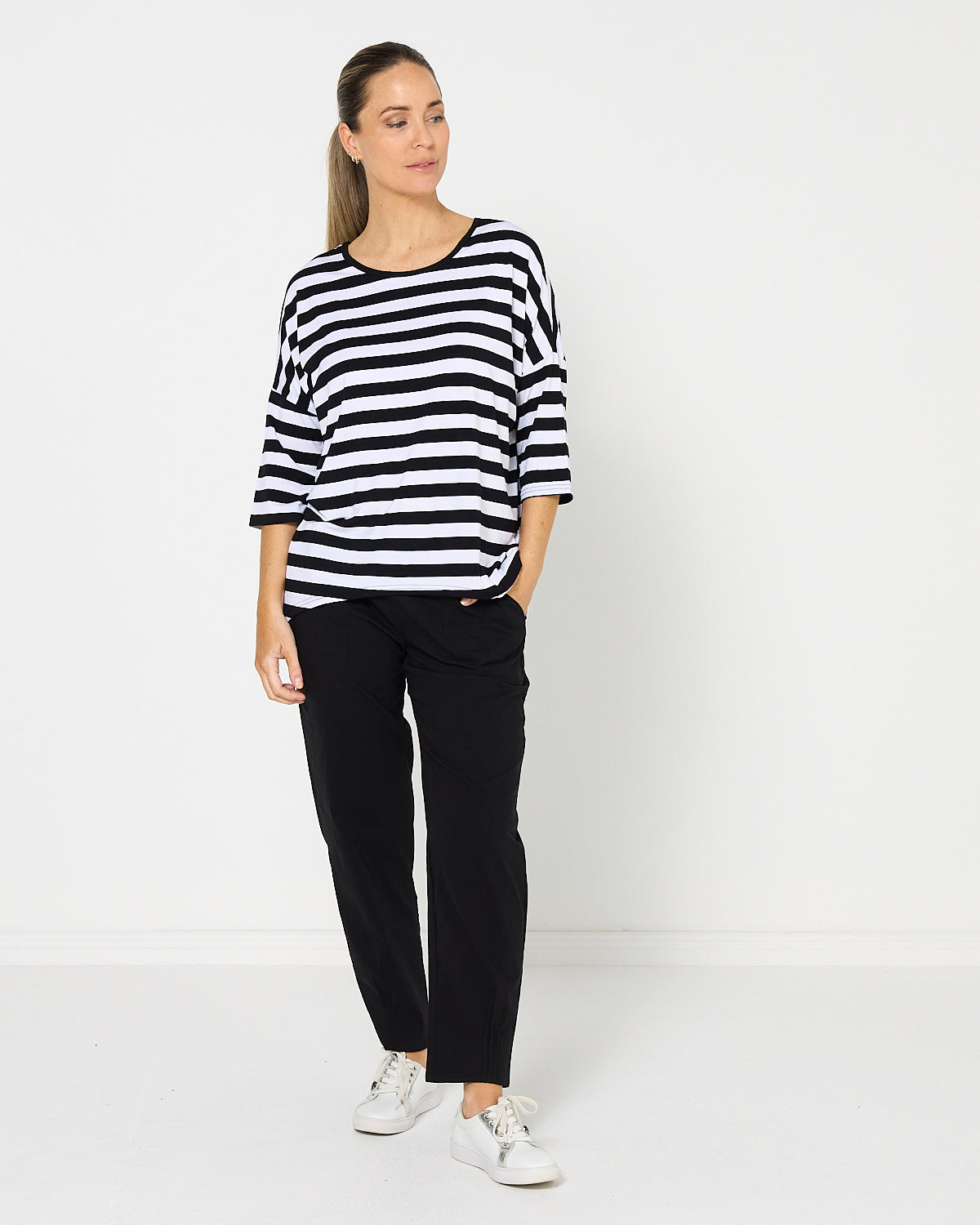 Travel Ease Tuck Pants - Black