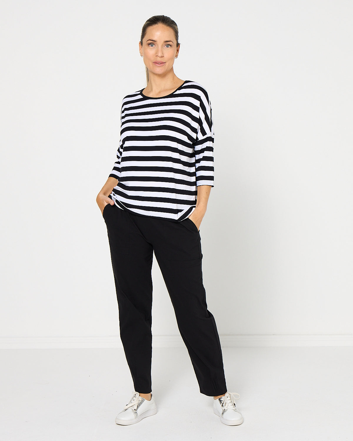 Travel Ease Tuck Pants - Black