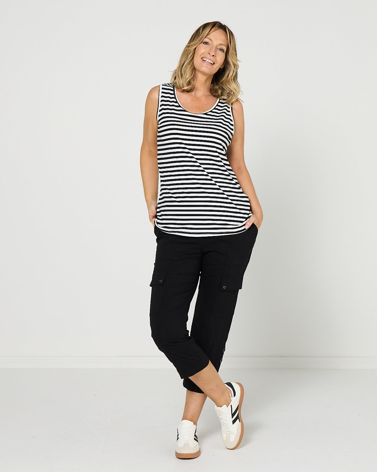 Travel Ease Cargo Pants - Black