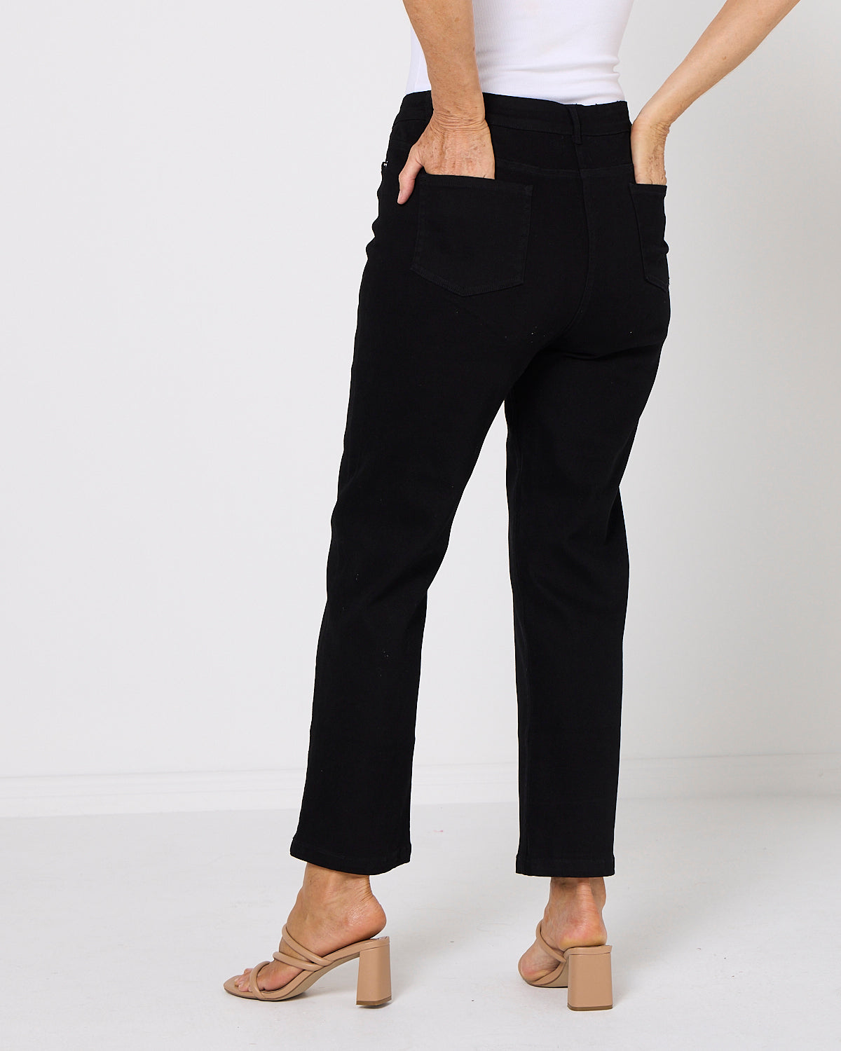 Classic Straight Leg Jeans - Black