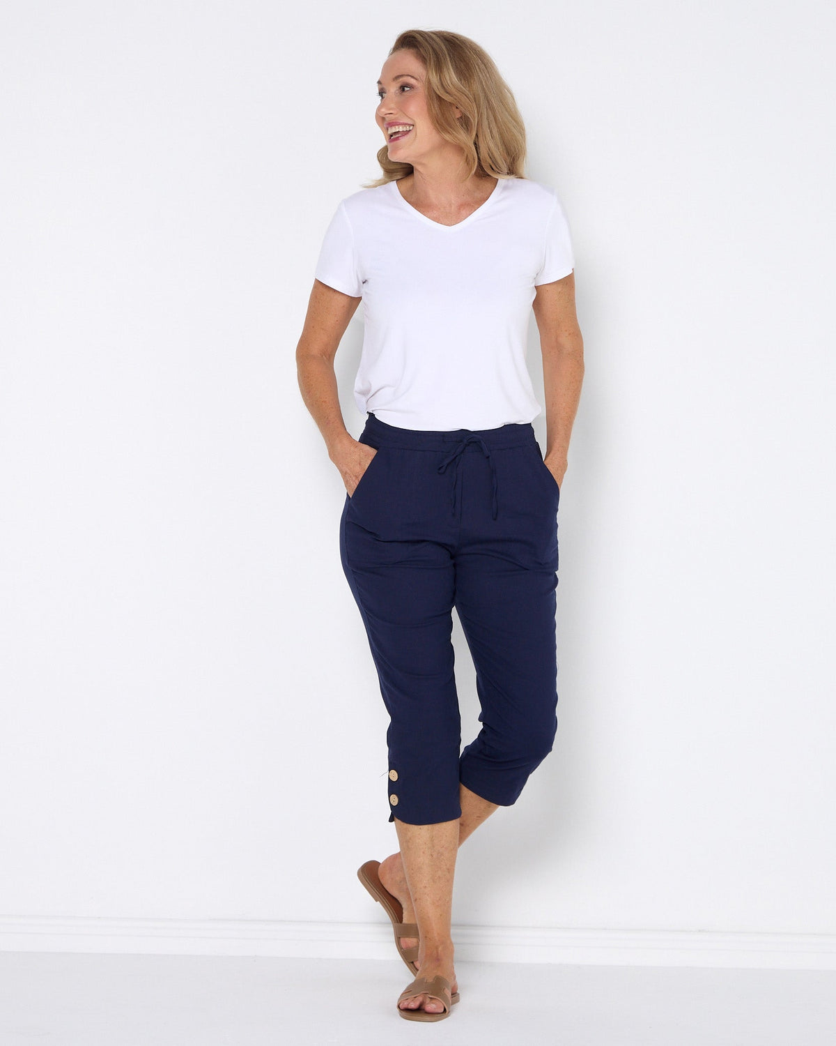 Aeroweave Capri Pant - Navy