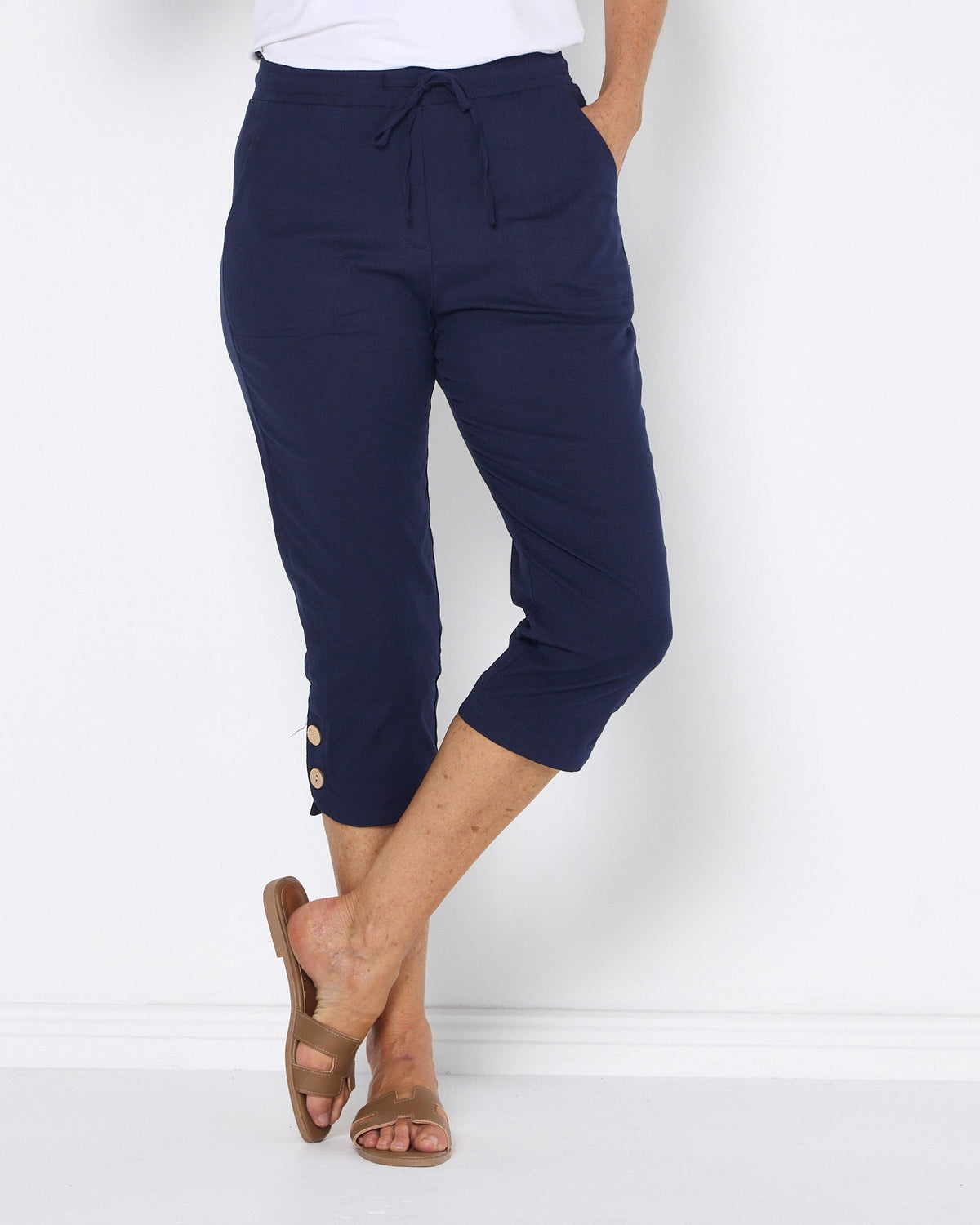 Aeroweave Capri Pant - Navy