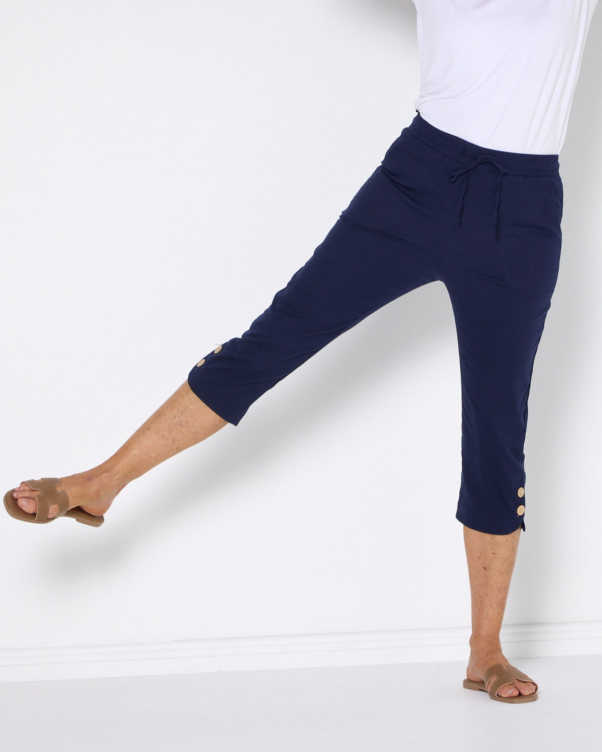 Aeroweave Capri Pant - Navy