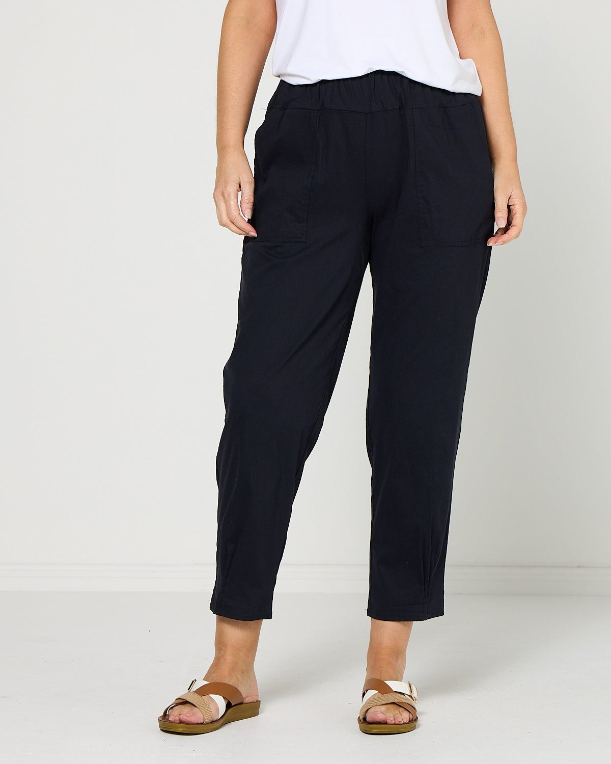 Travel Ease Tuck Pants - Navy
