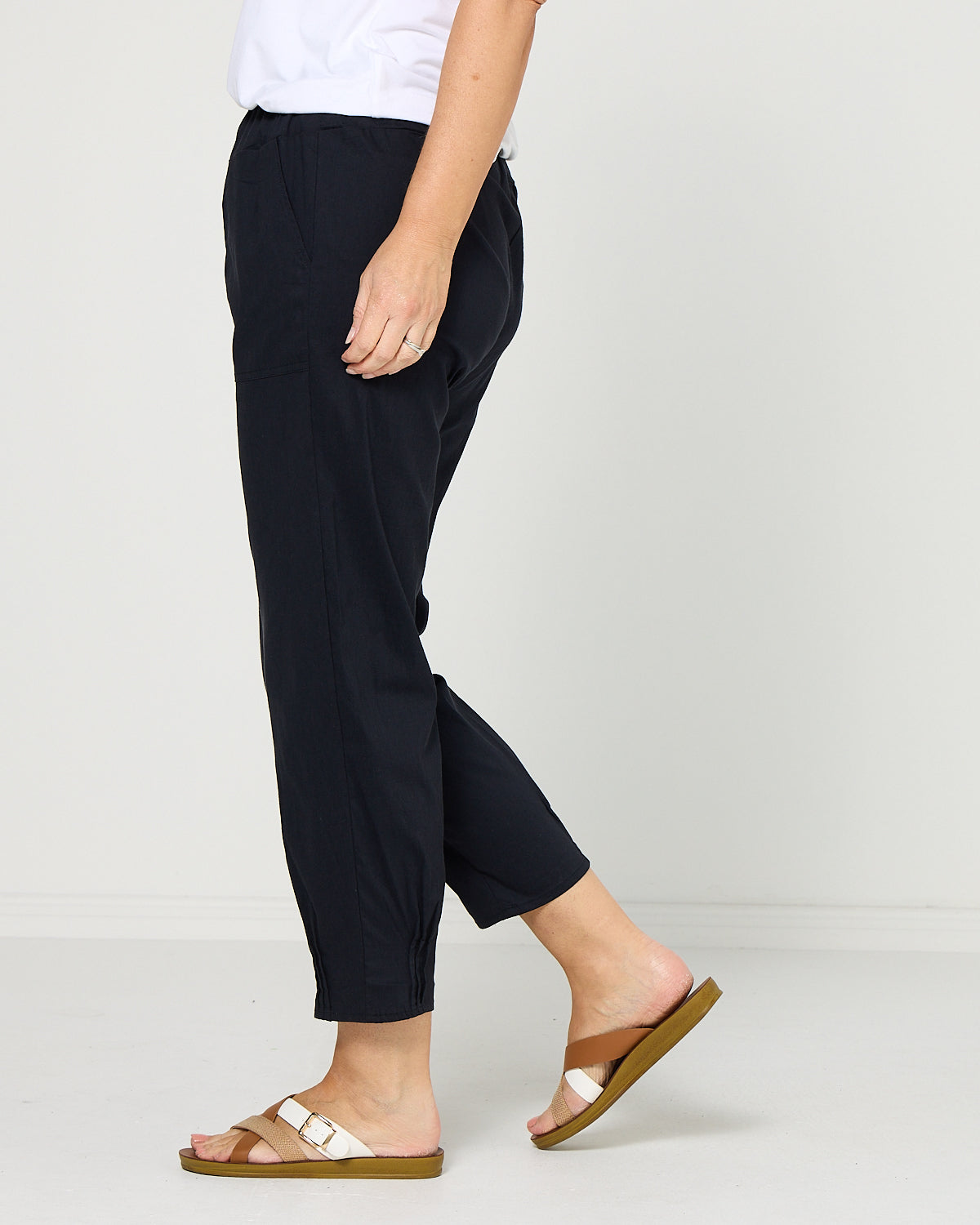 Travel Ease Tuck Pants - Navy