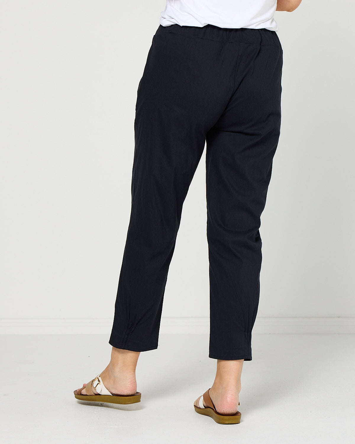 Travel Ease Tuck Pants - Navy