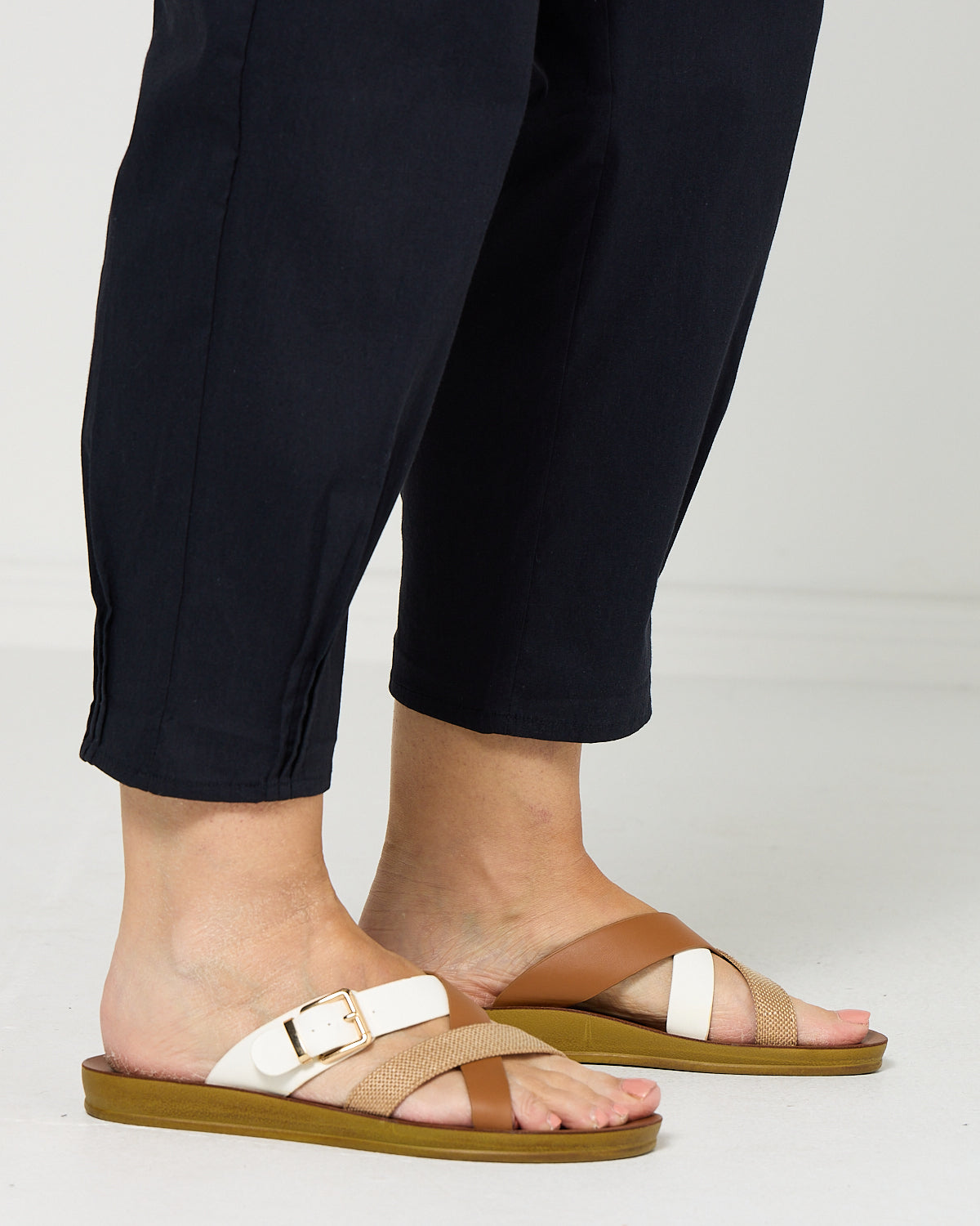 Travel Ease Tuck Pants - Navy