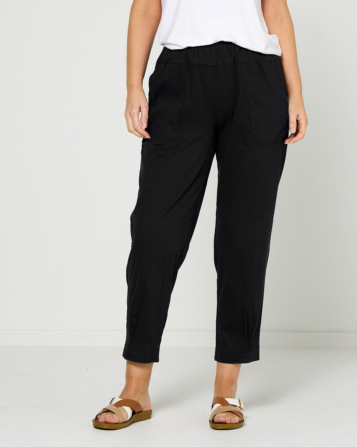 Travel Ease Tuck Pants - Black