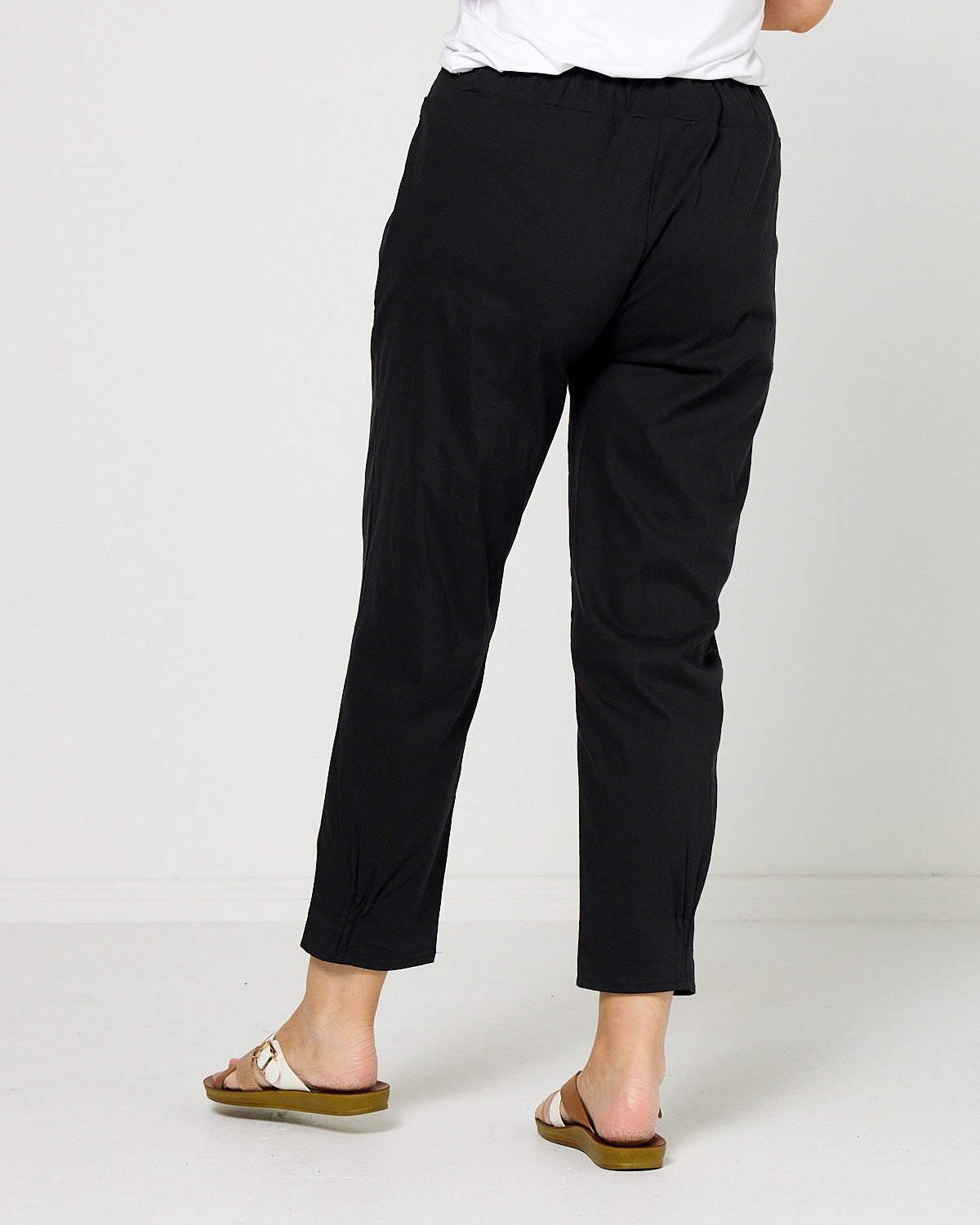 Travel Ease Tuck Pants - Black