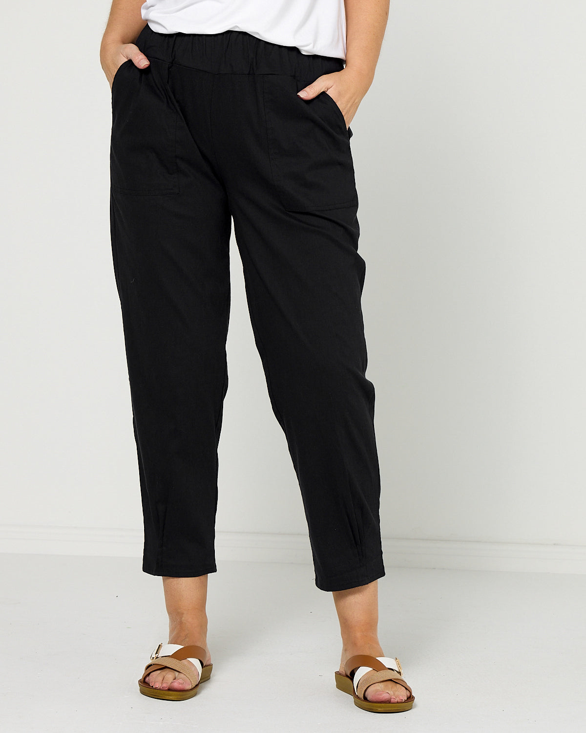 Travel Ease Tuck Pants - Black
