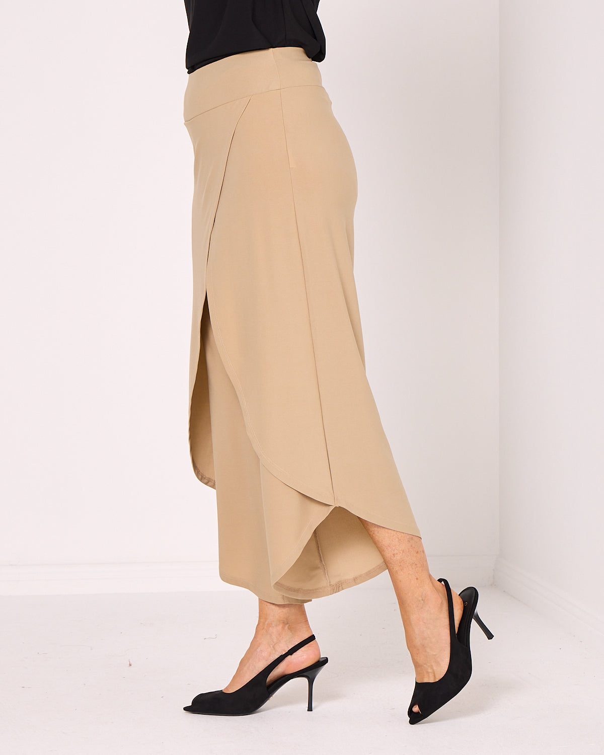 Petal Pant - Beige